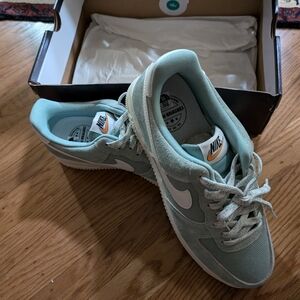 Nike shoes Air Force 1 size 10. Enamel green